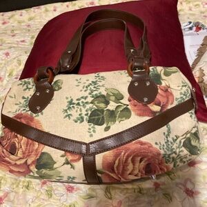 Stone Mountain Women’s Tapestry Floral Shoulder Bag.